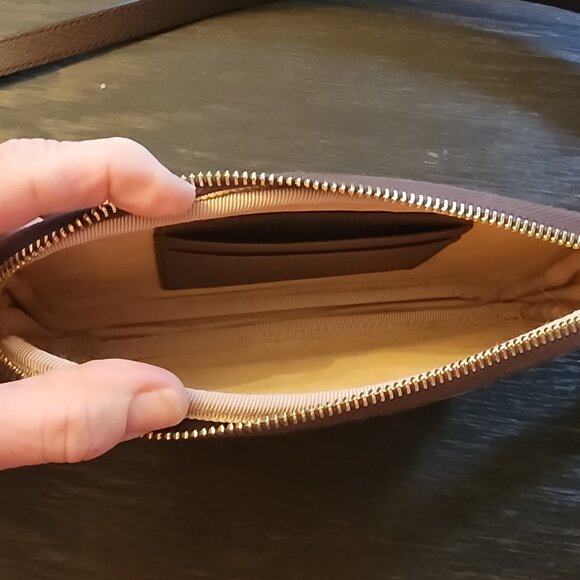 Gucci crossbody mini w dust bag and box - Picture 10 of 14